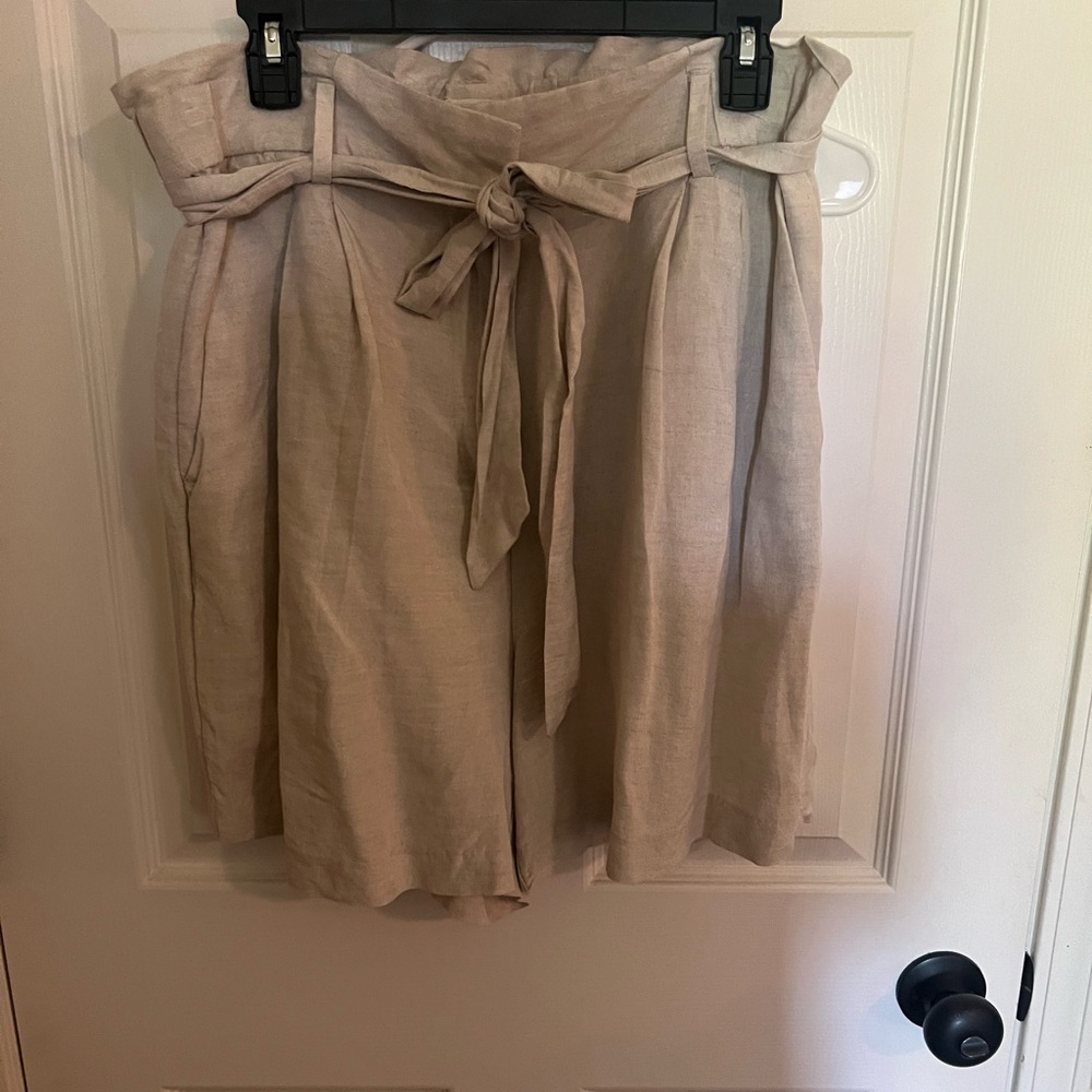 H&M Tan Knee-Length Tie Front Pleated Shorts